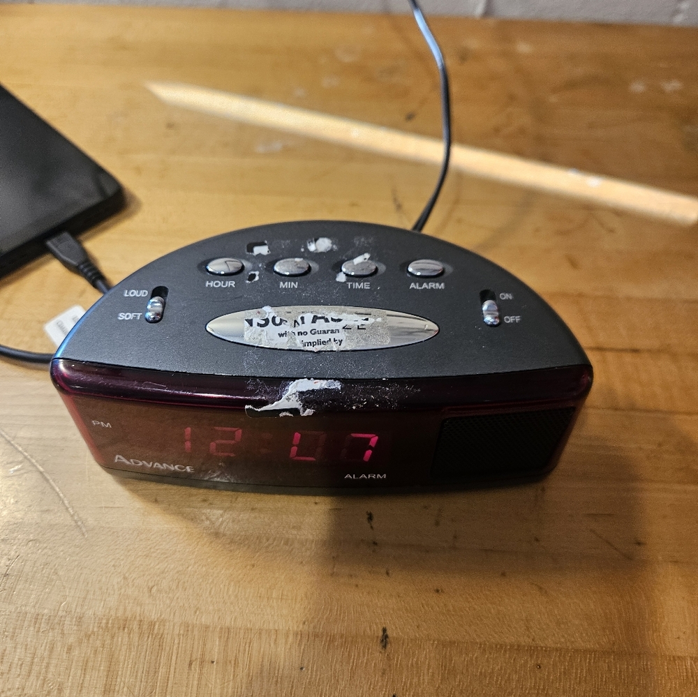 Advance Model 4135 Alarm Clock, Red Light Display  - Tested&Works - Picture 2 of 6
